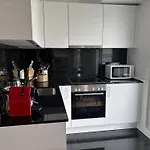 New On Floor, 2 Minutes From Train Station Apartman Lausanne