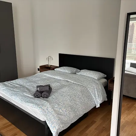 Apartman New On Floor, 2 Minutes From Train Station